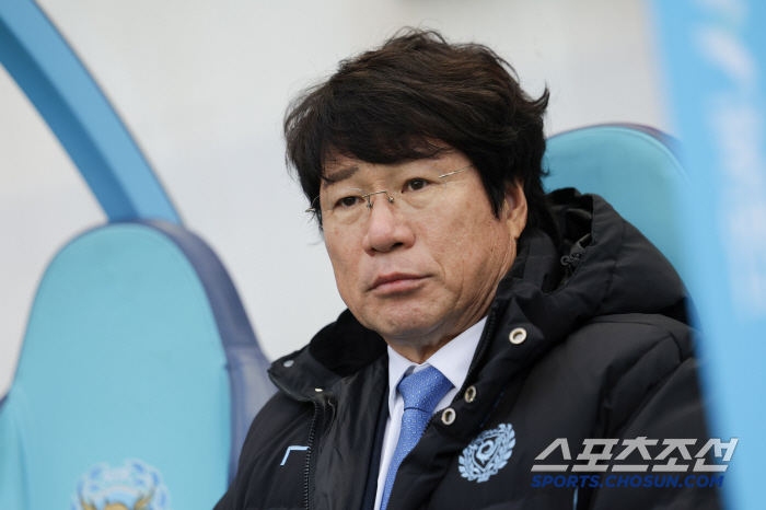 [현장인터뷰]'5연패' 박창현 감독 "우리나 울산이나 50보, 100보", '4G 무승' 김판곤 감독 "우리만 잘하면 돼"
