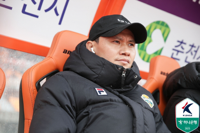 "생각이 너무 많았다" 수석코치 시절 떠올린 정경호 감독, 이정효와의 지략 대결서 웃었다