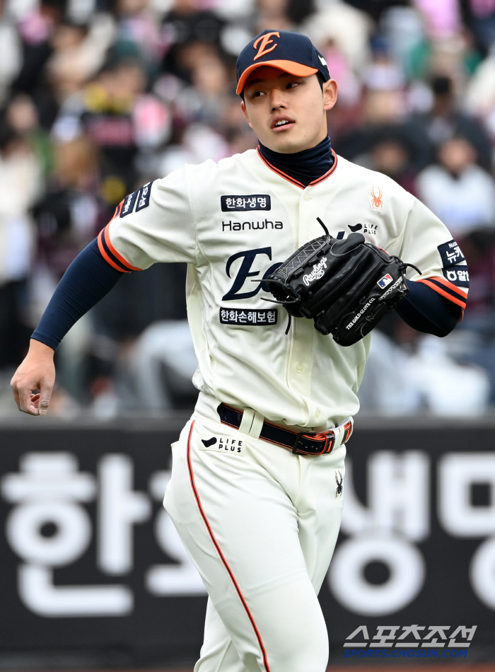 '12타자 연속범타' 문동주, 6K 시즌 첫승, 폭풍 17안타 한화, 키…