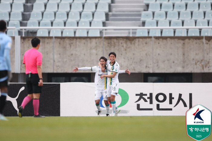 '안방불패 신화 계속된다' 인천, 충북청주전 2-1 역전승...'3위' …