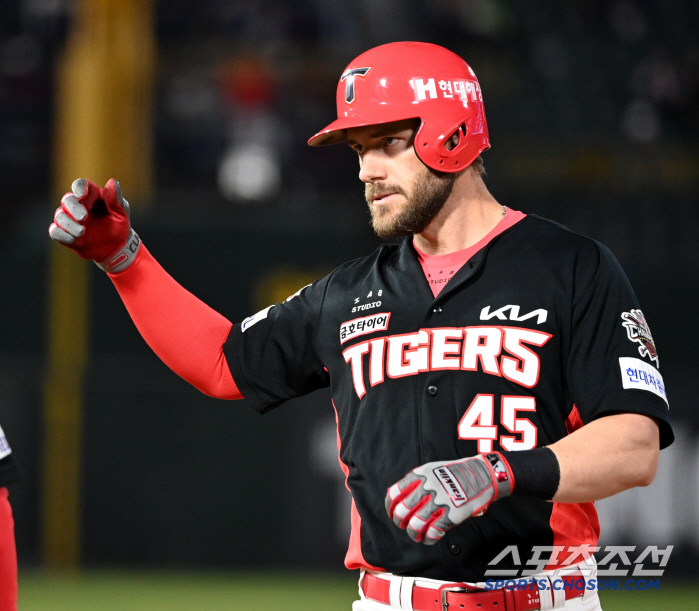 '59홈런 페이스, 홈런 단독 1위' 폭망 분위기, ML 88홈런 거포의…