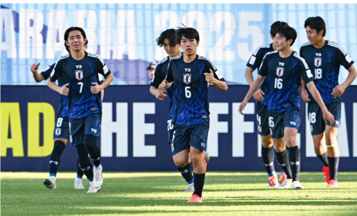 韓 축구 '지적질'하다 8강 탈락 수모 '최다 우승' 일본 망신살…'김정…