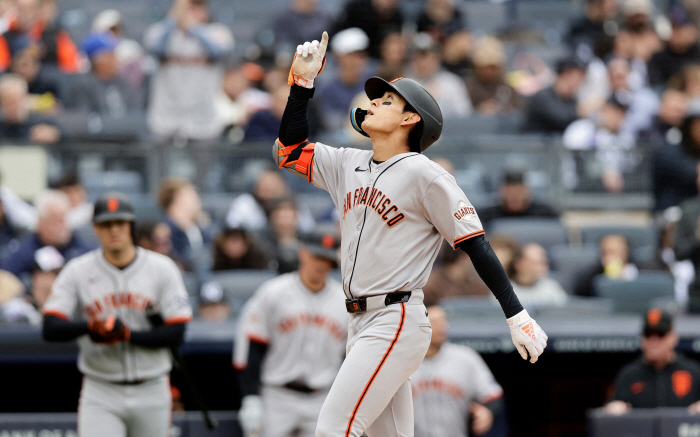 대충격! '이정후 MLB 125년 사상 최초기록 주인공!' 양키스전 2홈…