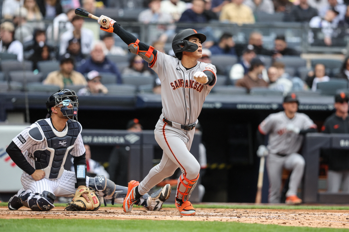 대충격! '이정후 MLB 125년 사상 최초기록 주인공!' 양키스전 2홈…