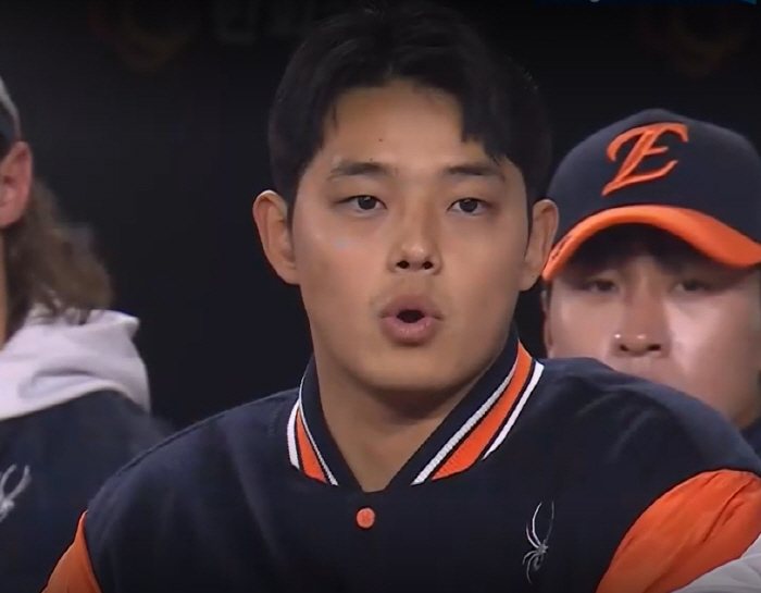 "오~ 나도 모르게 그만…" 160㎞ 국내 최고 강속구 투수의 감탄, '우주 최강 직구' 어디까지 뻗어갈까