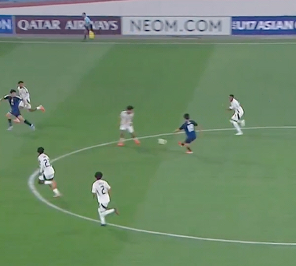 "우리가 일본을 꺾었다!" 타이프의 기적에 흥분한 사우디 축구…빛바랜 '…