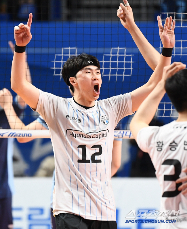 전광인도 잔류했다…'통합우승' 현대캐피탈, 내부 FA 단속 순조롭다