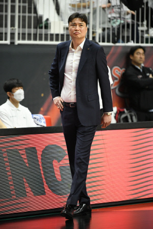 [현장인터뷰] 송영진 KT 감독, 