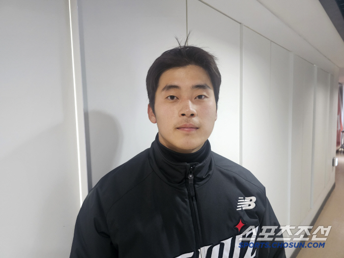 풀카운트에 '긴급호출'→"기싸움 지지 않겠다"…혼신의 1구, SV 1위 …