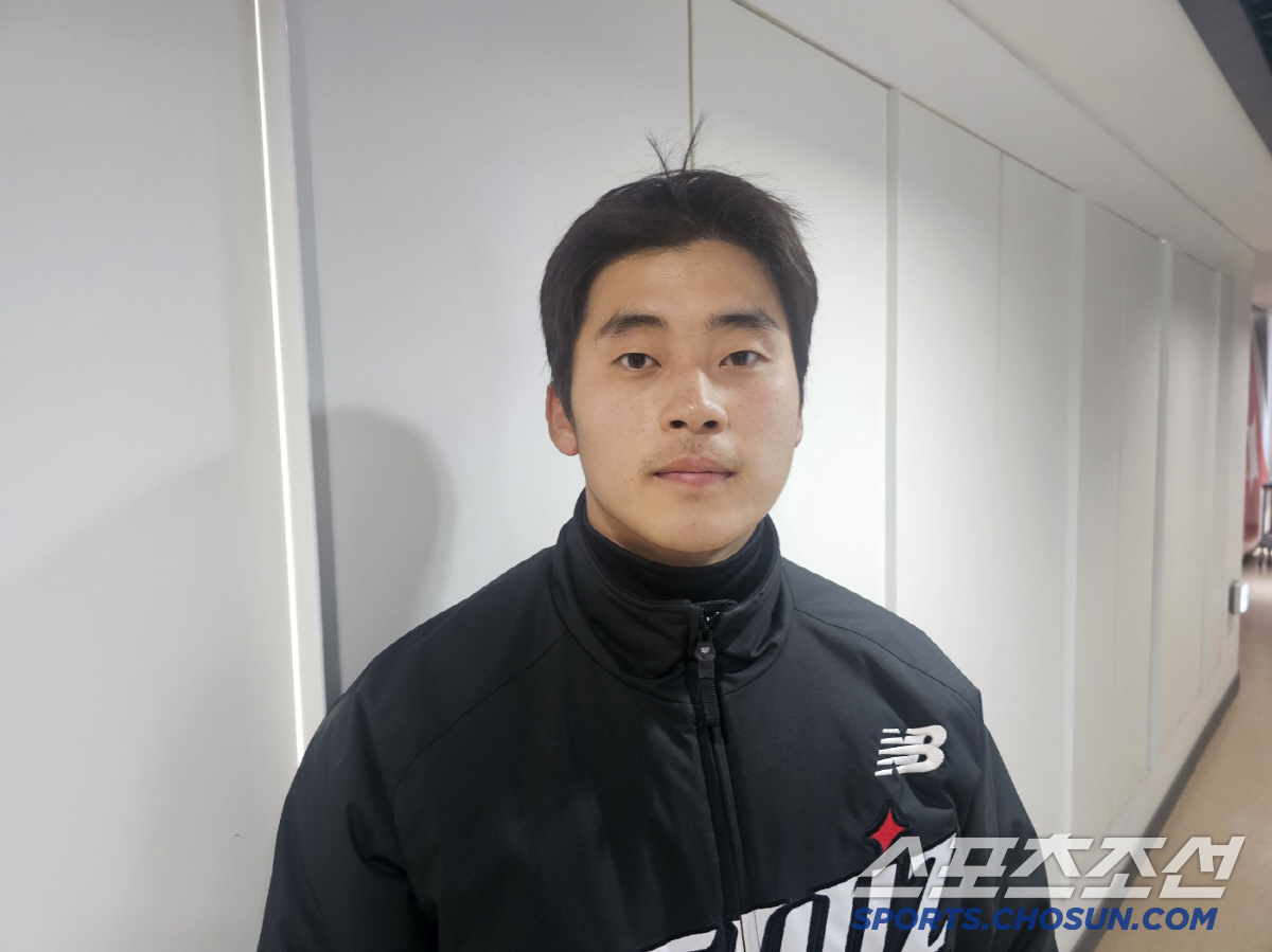 풀카운트에 '긴급호출'→"기싸움 지지 않겠다"…혼신의 1구, SV 1위 …