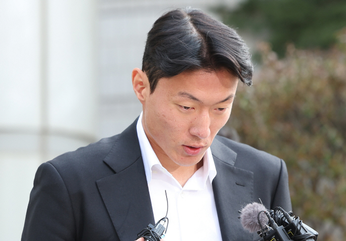 '또또또 강등이다' 꼬여버린 황의조의 커리어, 개인통산 3번째 강등 '임…