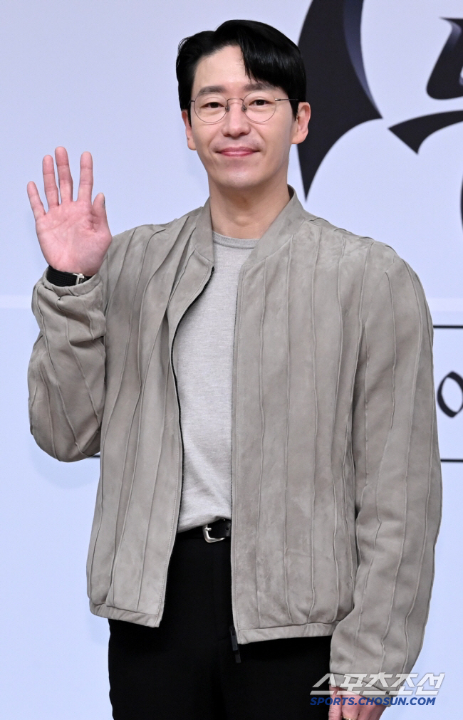 “술자리서 먼저 추파…결혼 후엔 키스신 NO” 엄기준, 30대 아내에 '노필터 고백'[짠한형]