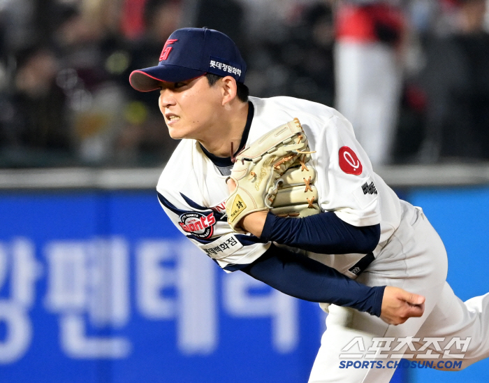 1665일만에 선 부산 마운드의 감격 "친정팀 부름? 수도권 생활 포기한…