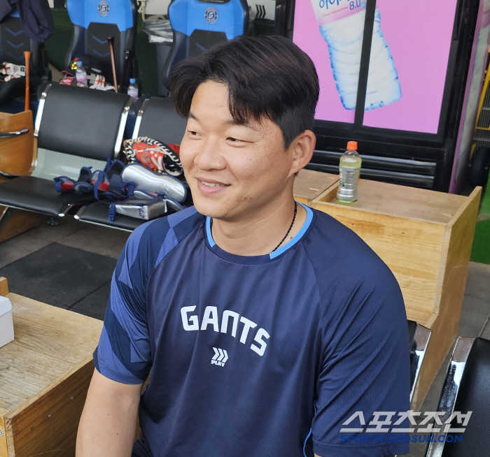 1665일만에 선 부산 마운드의 감격 "친정팀 부름? 수도권 생활 포기한…