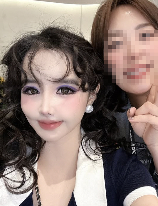 2NE1 박봄, '달라진 얼굴 논란'에 정면 반박 "필터 아니고 화장한 거예요"