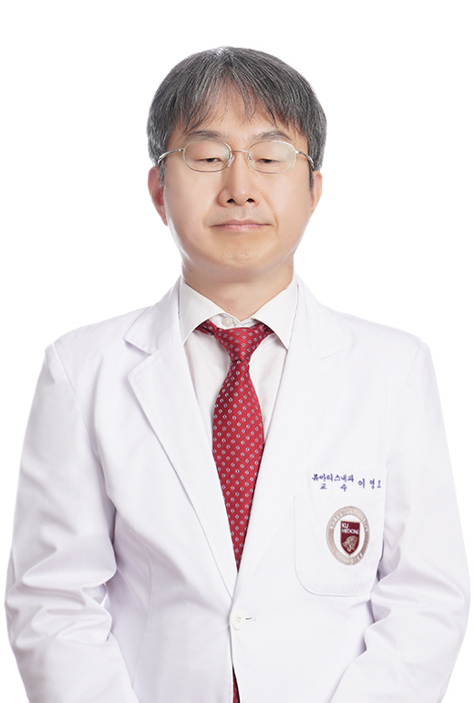 입속 염증에 구내염인 줄 알았는데…희귀질환 '베체트병' 신호?