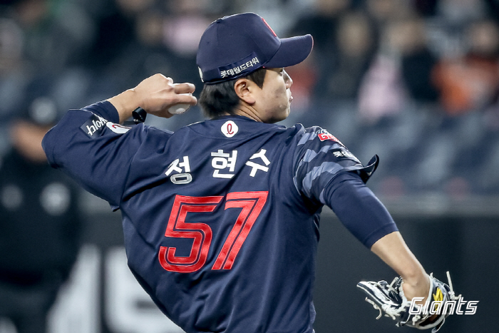 벌써 14경기? 등판횟수 1위, 사령탑도 안다 "2이닝도 가능하지만…" …