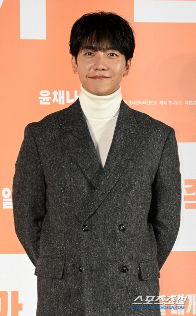 이승기 얼굴 걸고 투자 유도 '간 큰 도용 사이트'..소속사 "모든 법적…