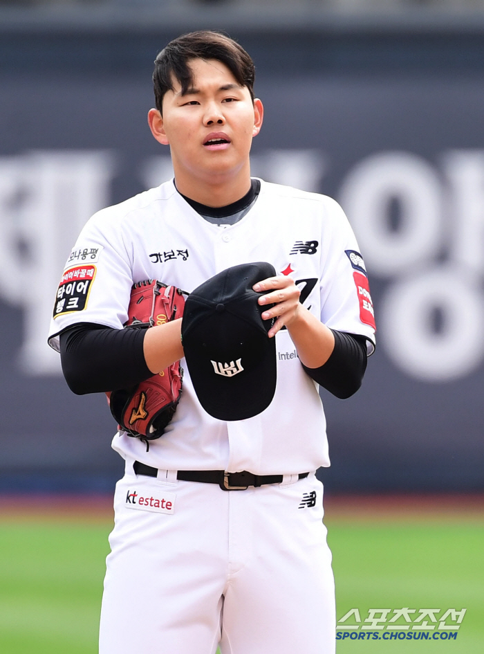 사상 초유의 1점차 풀카운트 파격 투수 교체...그 비하인드 "실패했으면…