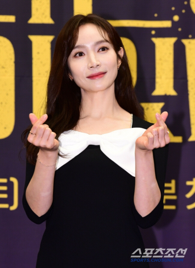 이민영, 호텔같은 집 공개.."출연료 얼마나 많이 받는거야" 깜짝 ('솔로라서')