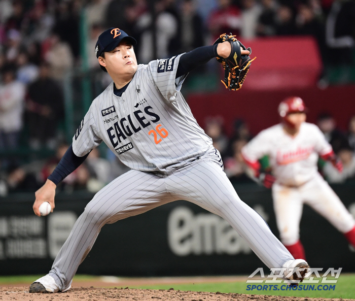 어 형은 1점도 충분해! 폰세·한승혁·김서현 릴레이 괴력투 → 한화, 2…