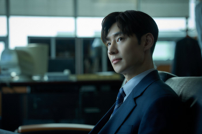 '협상'의 기술 선보인 이제훈, 이제 '소주전쟁'이다