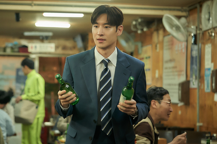 '협상'의 기술 선보인 이제훈, 이제 '소주전쟁'이다