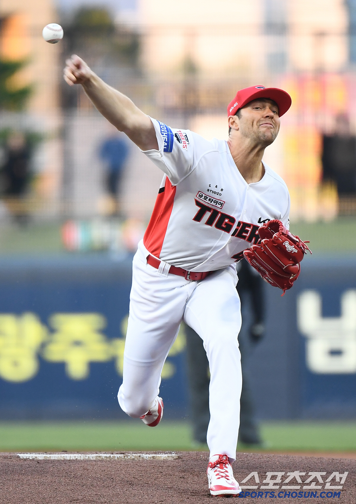 '이건 사기 수준' 알고도 못 치는 스위퍼와 투심, ERA 0.29 실화…