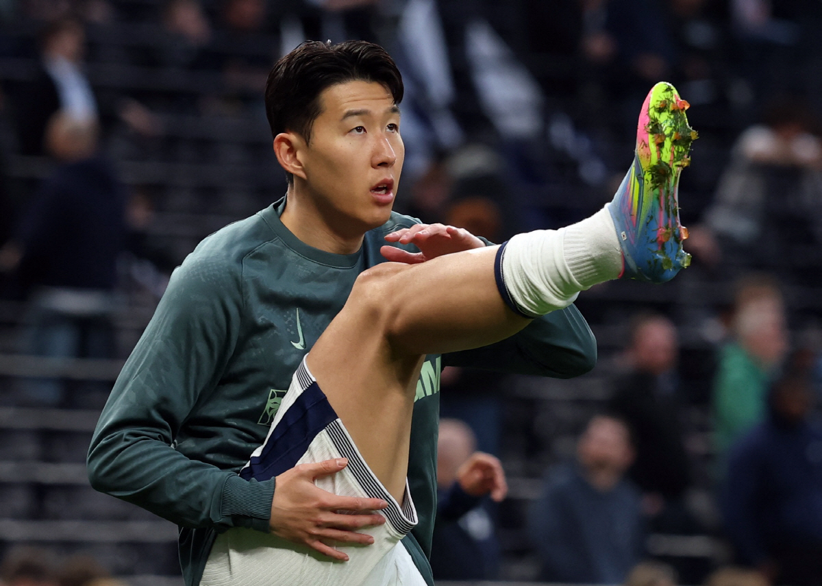 '오 캡틴, 마이 캡틴!' 부상에도 꺾이지 않는 토트넘 캡틴, 손흥민 유…