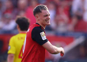 EPL 역대 최고 영입 대폭발! 맨시티 이적료 2420억 연봉 420억 준비...KDB 대체자는 '03년생' 분데스 MVP