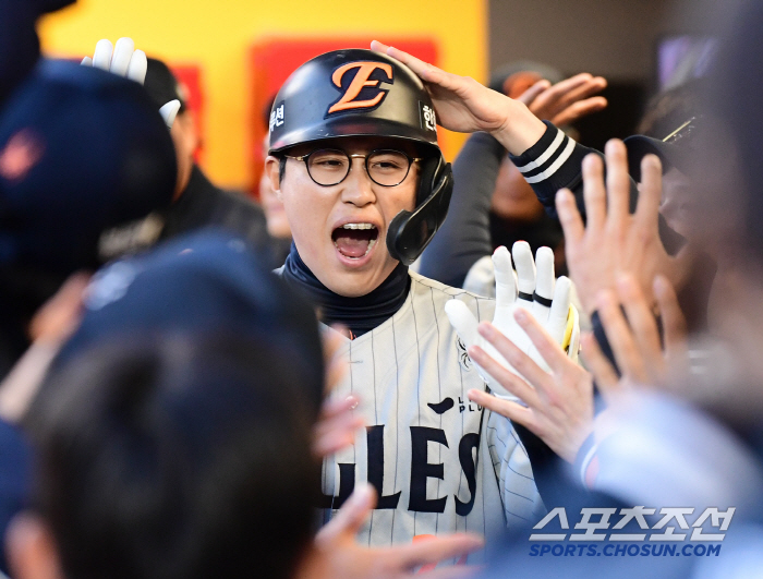 '얼마나 답답했으면...' 홈런 치고 함성 내지른 캡틴, 21경기 만에 드디어 터진 시즌 1호 홈런[인천현장]