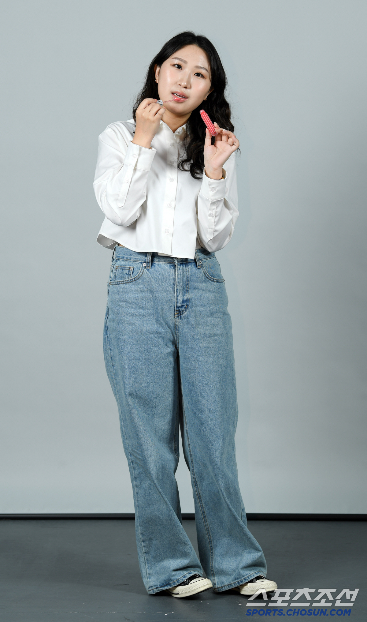 [청룡랭킹] 인플루언서 손채화, 3월 투표에서 영예의 1위에 올라