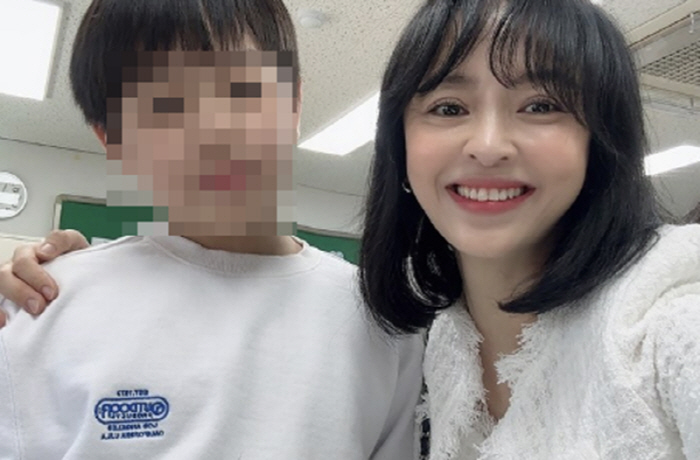 '싱글맘' 강성연, 여배우가 학부모 참관 수업에 가면 생기는 일 "아직도 다리 후들거려"