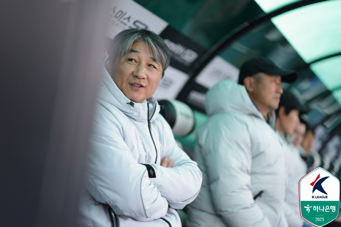 파란색만 보면 피끓는 차두리 감독, 마침내 수원 만난다...'유일 무패'…
