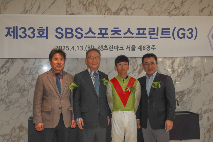 [경마]역시 단거리 최강자! '빈체로카발로', 또 한 번 날았다