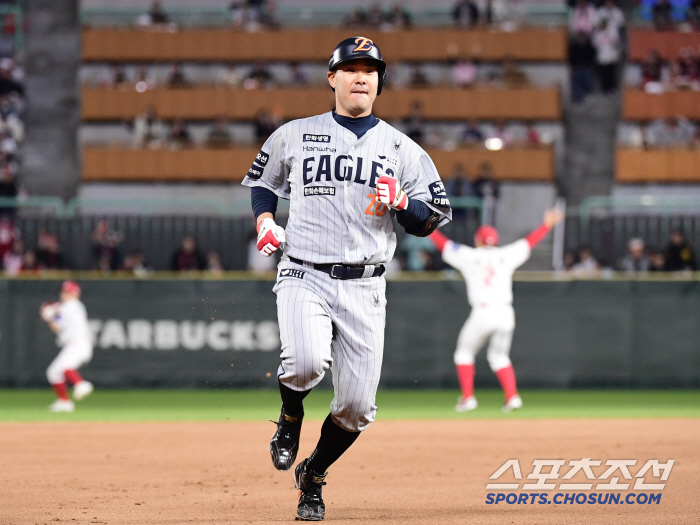 3672일 만에 나온 3루타, 그런데 기쁨보다 앞섰던 '옛동료' 걱정 "(최)지훈이가…"