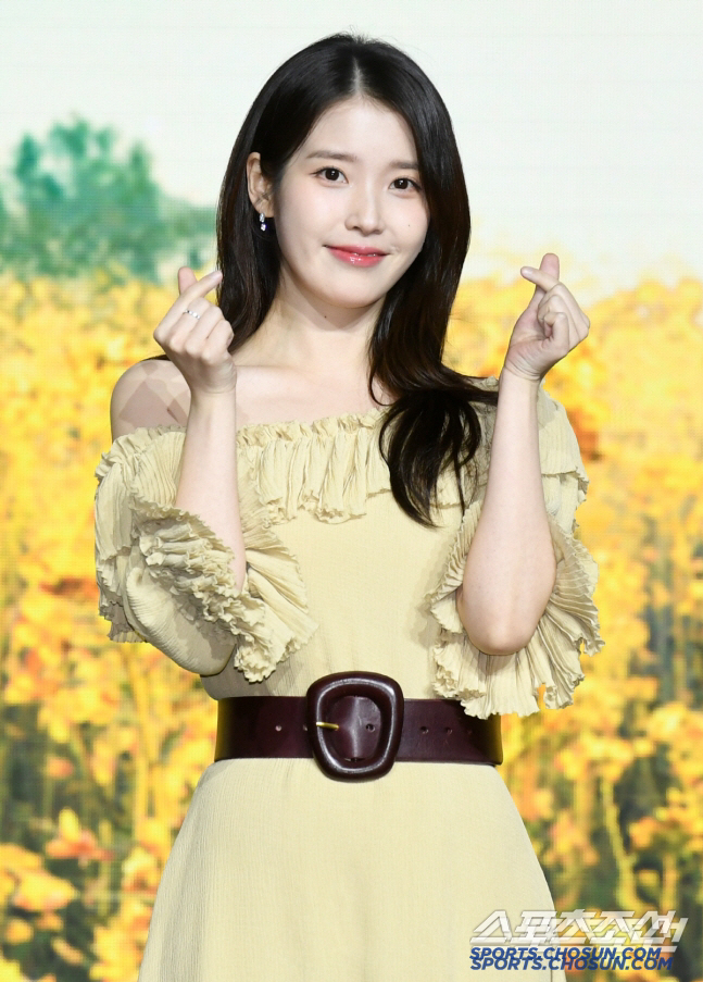 아이유, ♥이종석 긴장할듯…"'폭싹' 반응? 결혼 생각 반반"[SC이슈]
