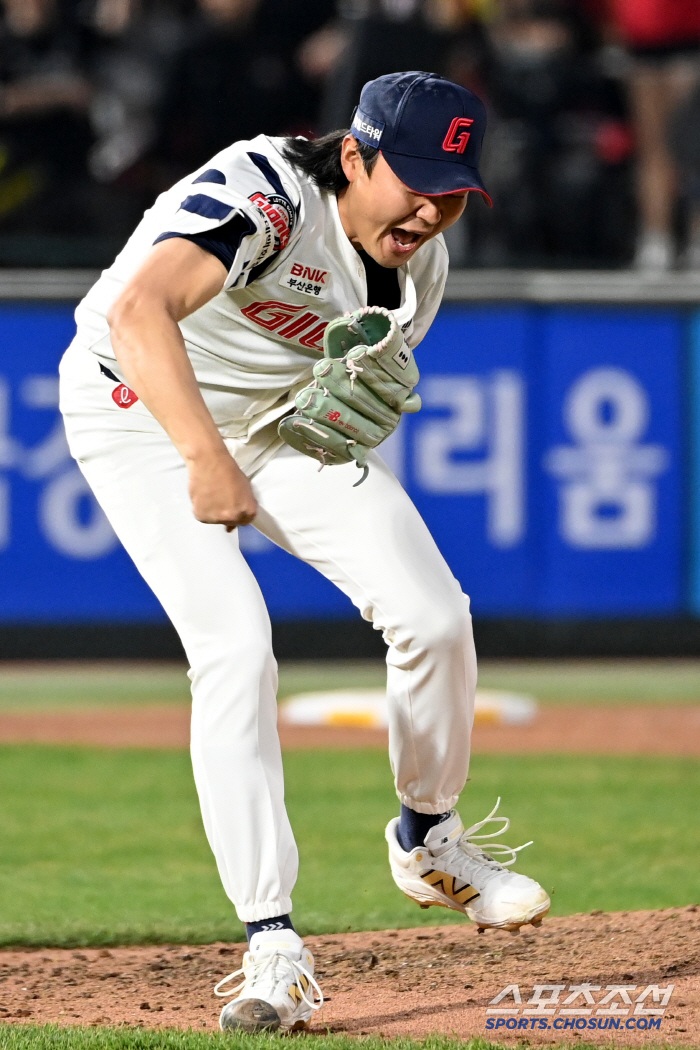"세리머니? 스스로도 간절한 거지" 15일간 등판 9회…'나홀로 필승조'…