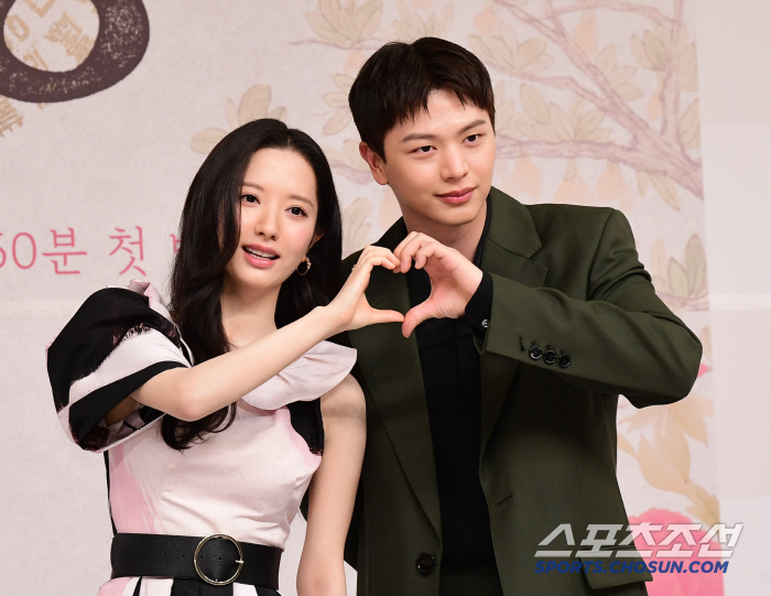 '귀궁' 육성재X김지연, 16년지기 찐친 케미 “눈치 안 보고 연기, 시…