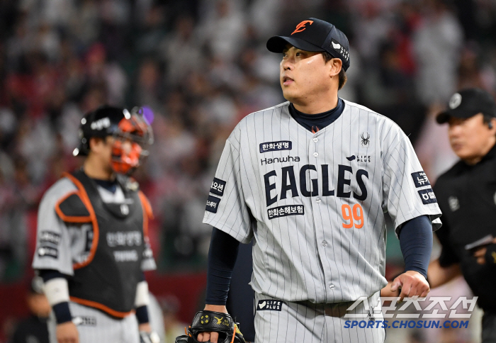'파죽의 4연승' 한화, SSG 3연전 스윕…13일만에 승률 0.273 …