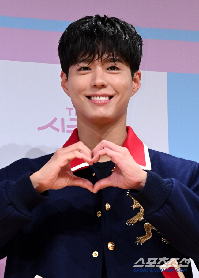 박보검, 현실판 '양관식'이네..일면식 없는 초등팬 수소문→손편지 선물 '훈훈'