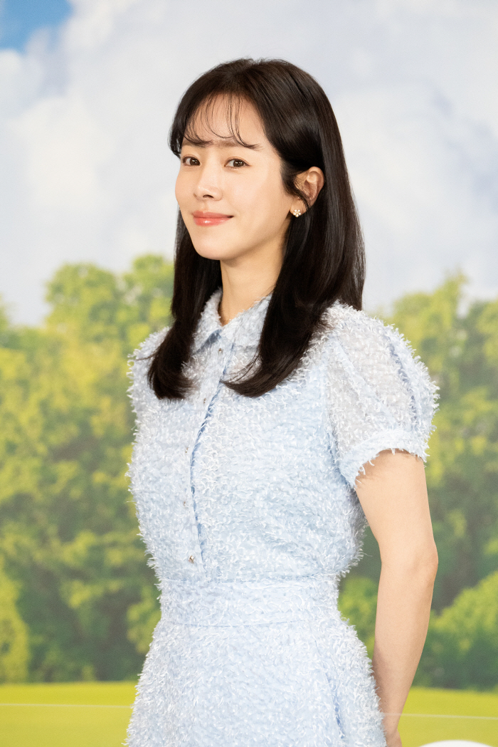 '천국보다 아름다운' 한지민 "김석윤 감독+김혜자와 작업, 역할 없으면 스태프로라도"