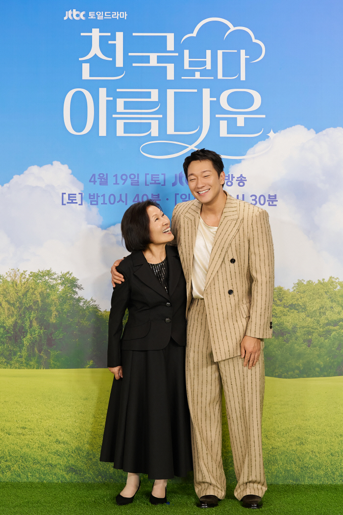 '천국보다 아름다운' 김석윤 감독 "'김혜자 프로젝트', 기성복 아닌 맞춤복 같다"
