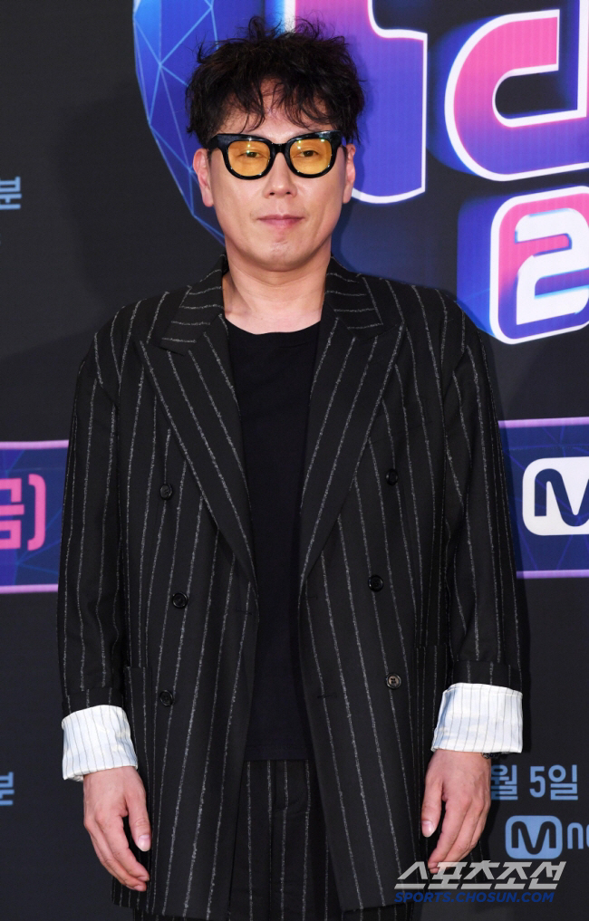[공식]윤종신 소속사, 직원 사칭에 뿔났다…"사문서 위조 피해 주의"