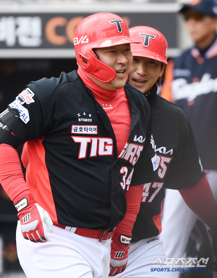 '1983년생' KIA 최형우, 통산 2200경기 출전 금자탑! KBO 역대 5호