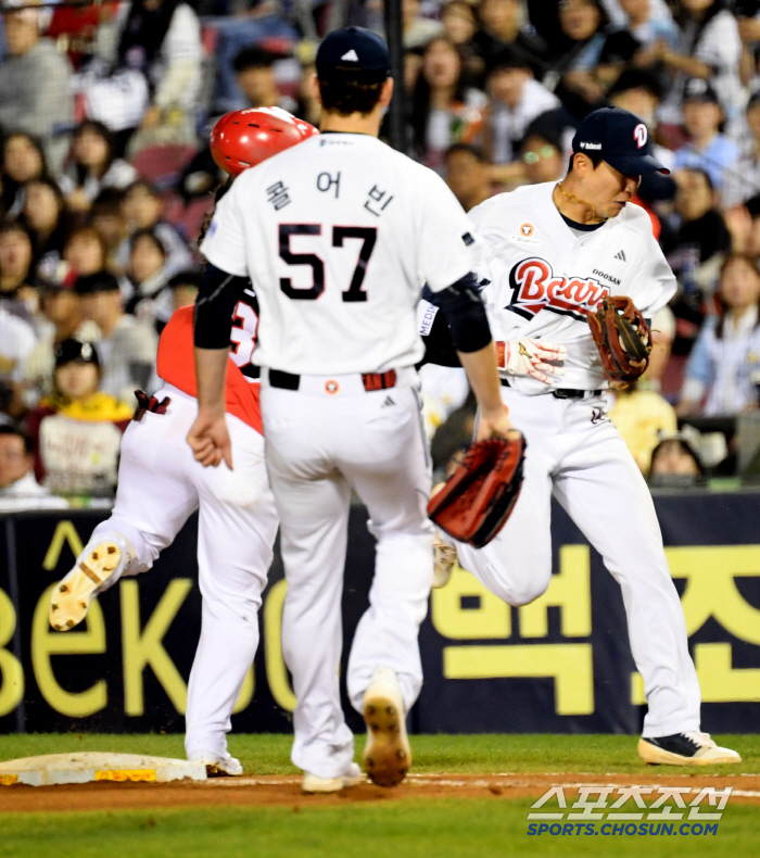 '안면 충돌' KIA 김선빈, 아산병원으로 이동 → 윗입술 안쪽 봉합 치…