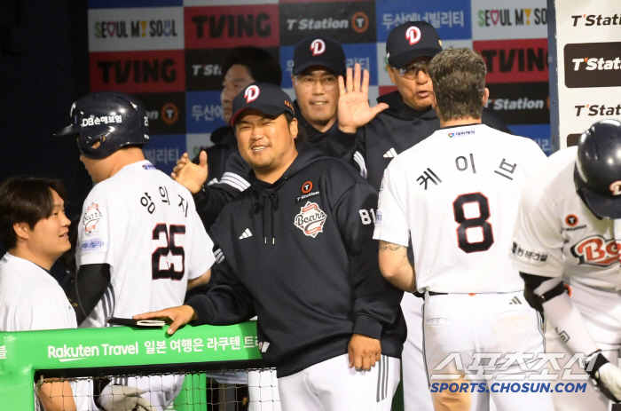 11안타 폭발! 두산, 김선빈 다쳐 우울한 KIA에 7-1 승리. 2연승 달렸다 [잠실 현장]