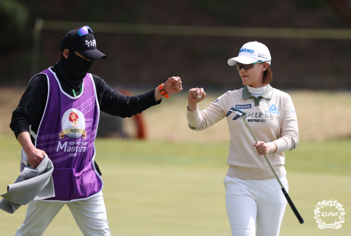 '슬로우 스타터' 마다솜, "올시즌은 일찍 우승할래" 1라운드 단독선두[…