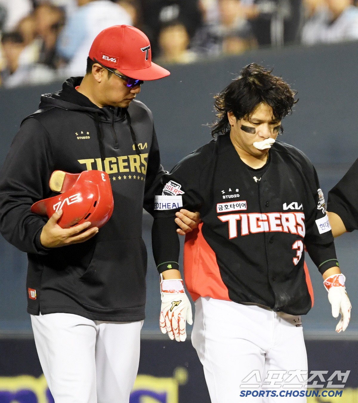 '1패 이상의 충격' KIA 두 배로 아프다.. 김선빈 병원 후송+윤영철…