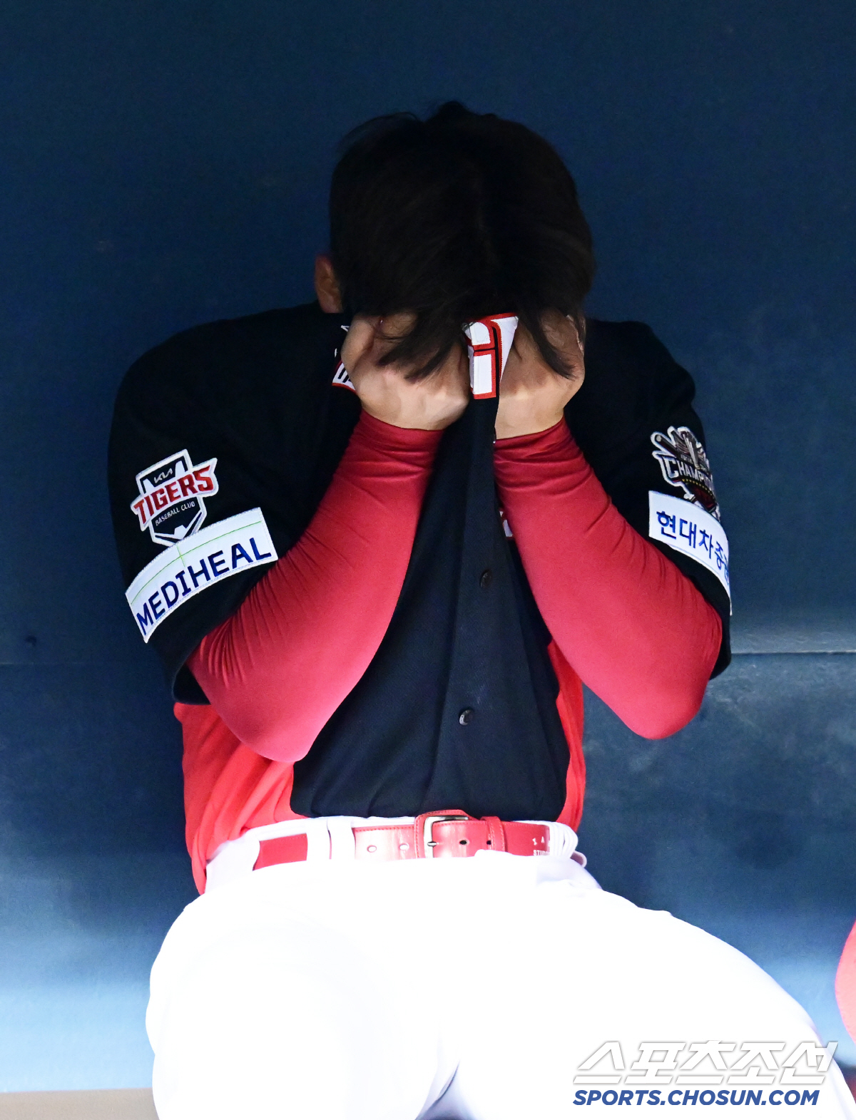 '1패 이상의 충격' KIA 두 배로 아프다.. 김선빈 병원 후송+윤영철…